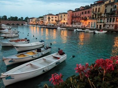 Peschiera del Garda on the Gardasee: River Mincio in Peschiera del Garda