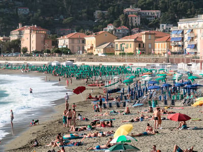Cinque Terre: The colors of Levanto Beach