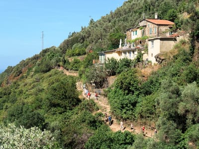 Cinque Terre: From Monterosso to Vernazza on the Sentiero Azzurro