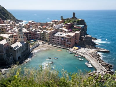 Cinque Terre: Approaching Vernazza on the Sentiero Azzurro