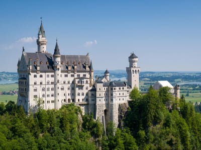 Fussen: Schloss Neuschwanstein from the Marienbrucke