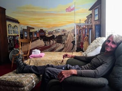 Bridgeport: Herb relaxing in Room #9