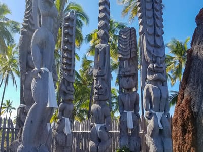 Kailua-Kona (Big Island): Modest gods