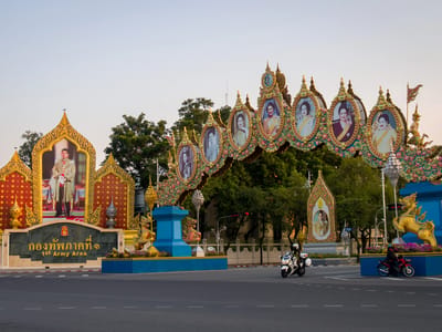 Bangkok: Portraits of the royal family