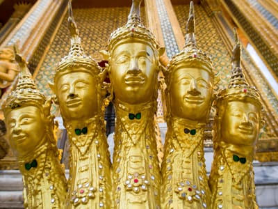 Bangkok: 5-headed nagas of Wat Phra Kaew