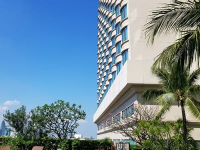 Bangkok: Century Park Hotel pool