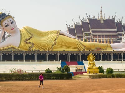 Chiang Rai: Roadside Reclining Buddha