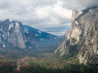 Yosemite Valley: View along Four Mile Trail
