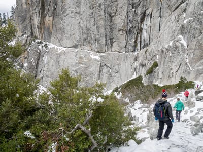 Yosemite Valley: Hiking down from Yosemite Falls