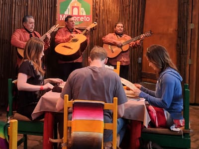 Loreto: Entertainment at Mi Loreto Restaurant