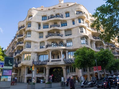 Barcelona: Gaudi's Casa Mila (La Predera)