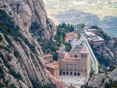 Montserrat Monastery: Looking down from atop the Funicular de Sant Joan