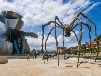 Bilbao: \"Maman,\" the 30-foot spider