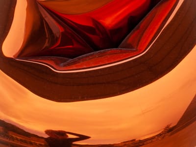 Bilbao: \"Tulip\" reflections