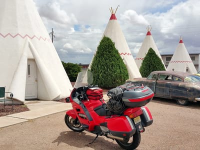 I40/Rt 66 to Flagstaff: Wigwam Motel Teepees with Bike