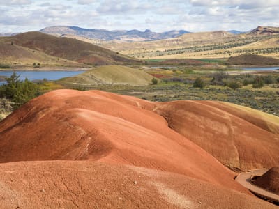 John Day Fossil Beds National Monument - Painted Hills Unit: Along the Painted Cove Trail