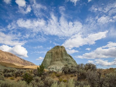 John Day Fossil Beds National Monument - Sheep Rock Unit: Another blue-green rock formation on Flood of Fire Trail