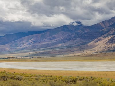 Alvord Desert: Alvord Desert Playa