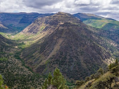 Steens Mountain Scenic Byway: Indian Gorge Lookout along the Steens Mountain Scenic Byway