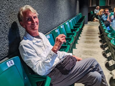 Ashland - Oregon Shakespeare Festival: Herb getting ready for the Macbeth performance at the Allen Elizabethan Theater
