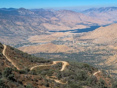 Jawbone to Lake Isabella 4WD Road: Twisty road down to Lake Isabella