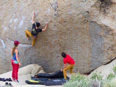 Bishop: Tommy bouldering in the Buttermilks