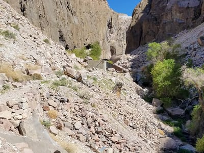 Bishop: Hike down into the Owens River Gorge