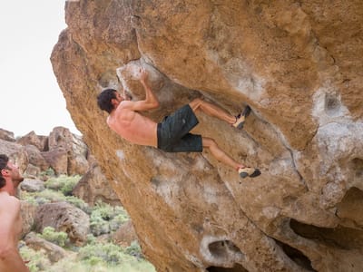 Bishop: Andrew bouldering in the Volcanic Tablelands