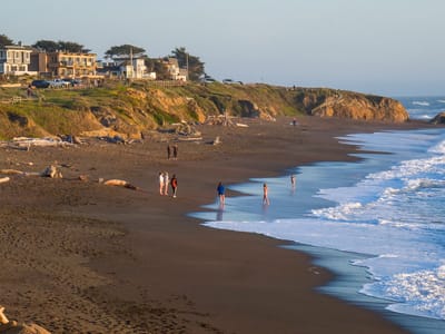 Cambria: Moonstone Beach in Cambria