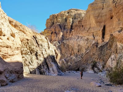 Ladder Slot Canyon Hike and Indio: Hiking down Painted Canyon
