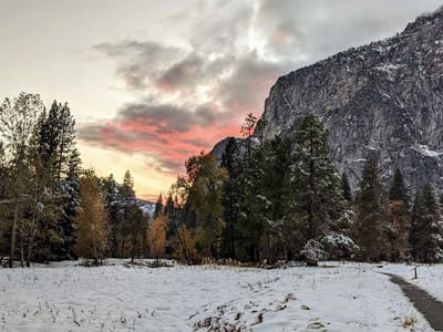 Yosemite Valley: Catching the last bit of light by Sentinel Bridge