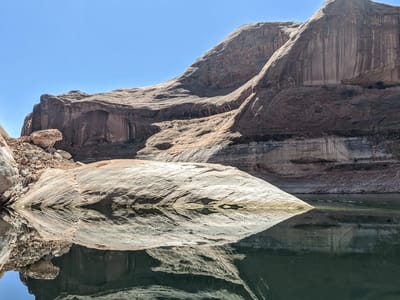 Lake Powell - Reflection Canyon and Register Rock: Incredible reflections in Reflection Canyon