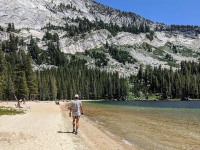 Tenaya Lake (Yosemite): Herb setting out on the Tenaya Lake Loop