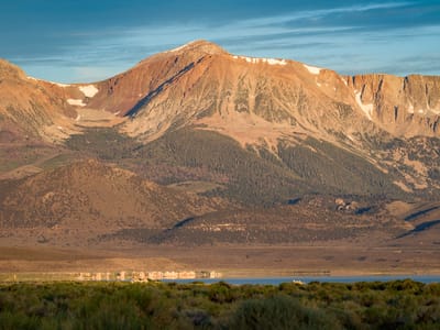 Mono Lake: Morning view of Mono Lake tiny tufas