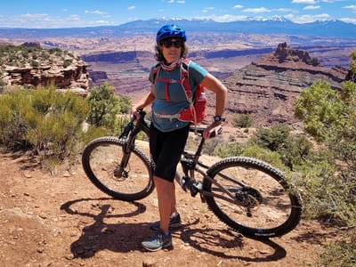 Moab: Overlook along the mountain bike trail