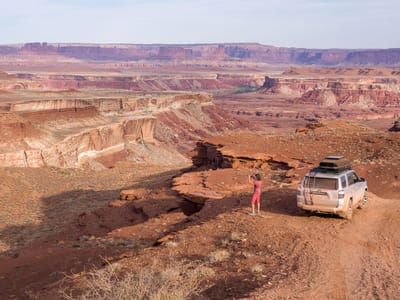 White Rim Trail (Canyonlands National Park): Driving along the White Rim Trail