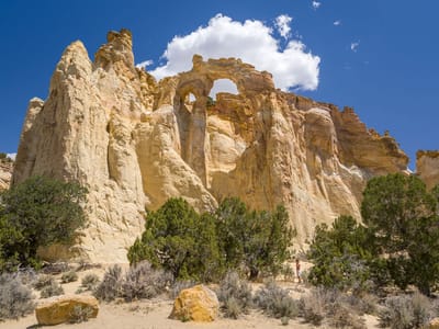 Cottonwood Canyon Road, Wahweap Hoodoos, and Old Paria: Grosvenor Arch along the Cottonwood Canyon Road