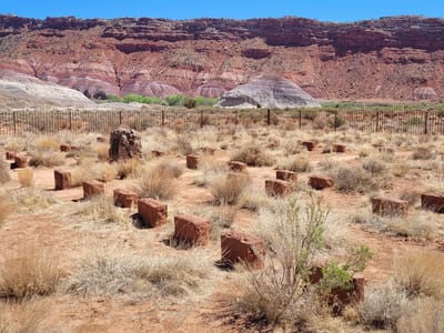 Cottonwood Canyon Road, Wahweap Hoodoos, and Old Paria: Old Paria Cemetery