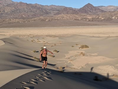 Death Valley National Park: Hiking up the backside of the Mesquite Flat Sand Dunes