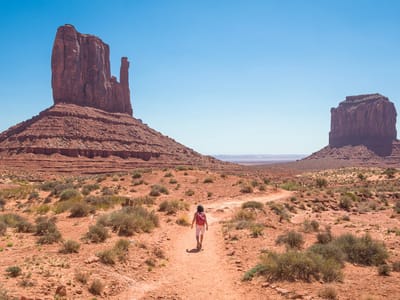Monument Valley Navajo Tribal Park: Lolo setting off on the Wildcat Trail