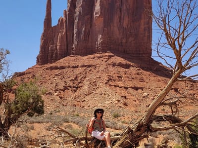 Monument Valley Navajo Tribal Park: Taking a break on the backside of West Mitten