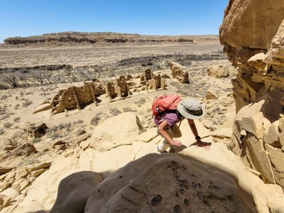 Chaco Canyon: Starting up the Pueblo Alto trail