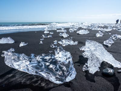 Jökulsárlón Glacier Lagoon and Diamond Beach: Diamond Beach
