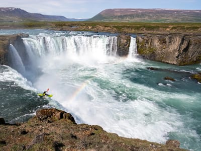 Goðafoss: Another takes the plunge