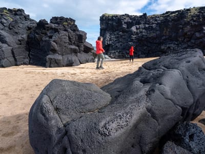 Snæfellsnes peninsula - Skarðsvík Beach and Svörtuloft lighthouse.: Skarðsvík Beach