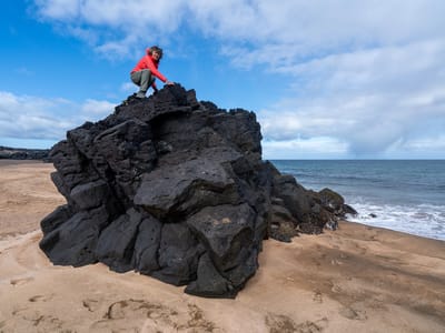 Snæfellsnes peninsula - Skarðsvík Beach and Svörtuloft lighthouse.: Skarðsvík Beach