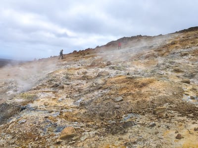 Seltún Geothermal Area: Climbing the hill above the Seltun Geothermal Area