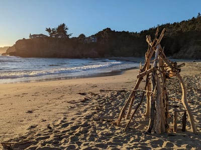 St. Orres: Cook's Beach