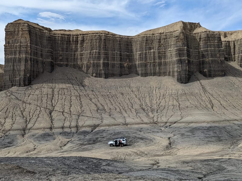 Parking for the hike up to Long Dong Silver 