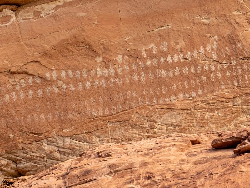 100 Hands Pictograph